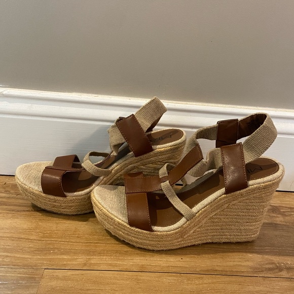 MIA Wedges, size 8 - Picture 1 of 4